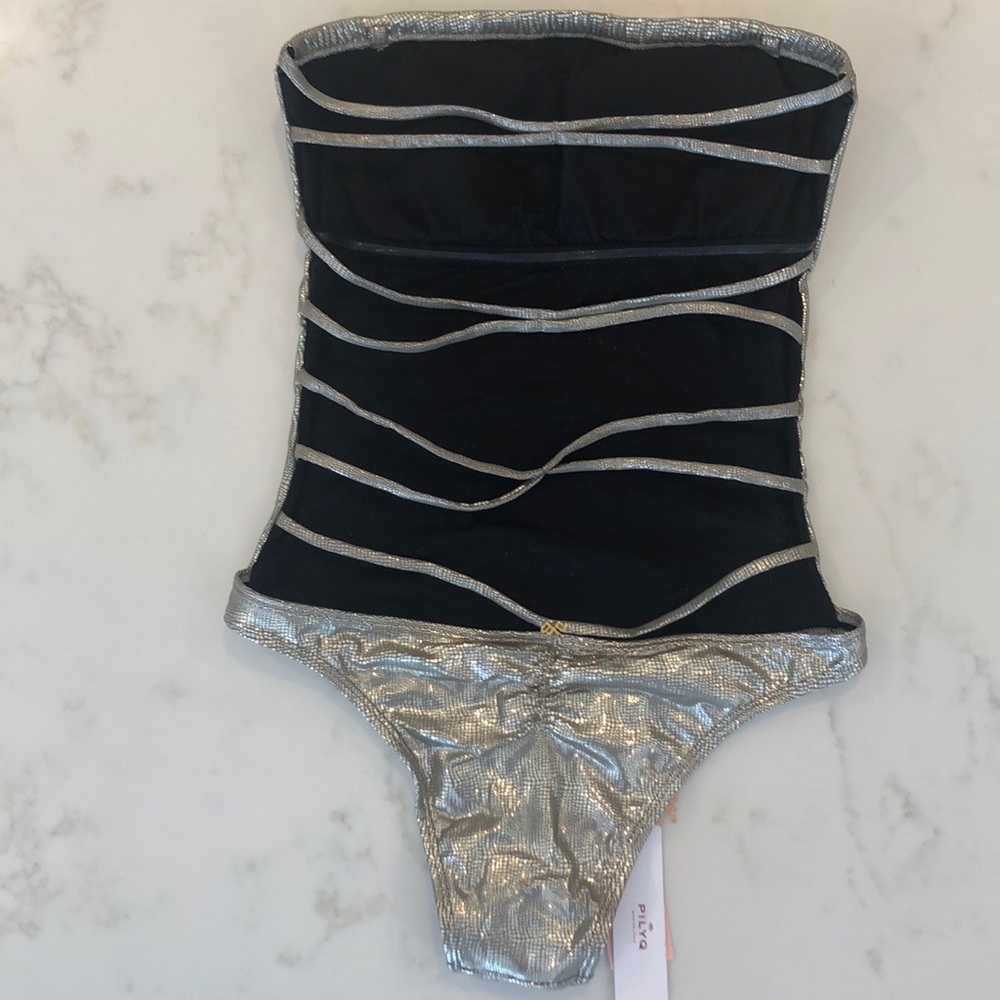 PilyQ Oro Monokini - Picture 7 of 12